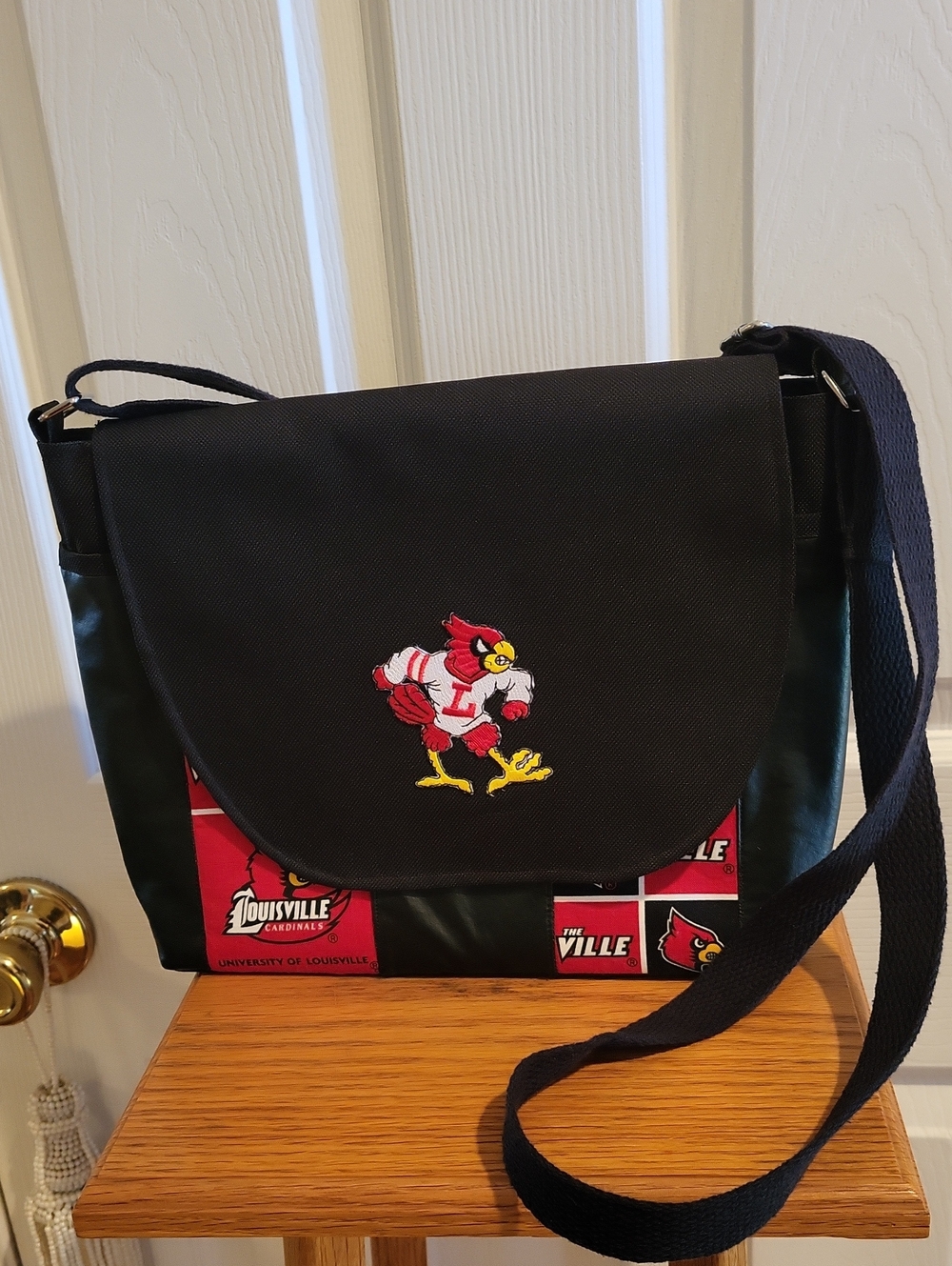 Louisville Cardinals UofL Crossbody Purse Black Red Embroidered Cardinal